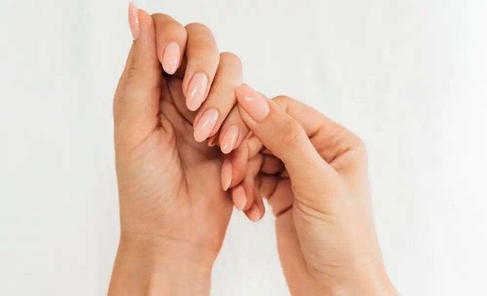 Tips on Preventing Whitening of Nails